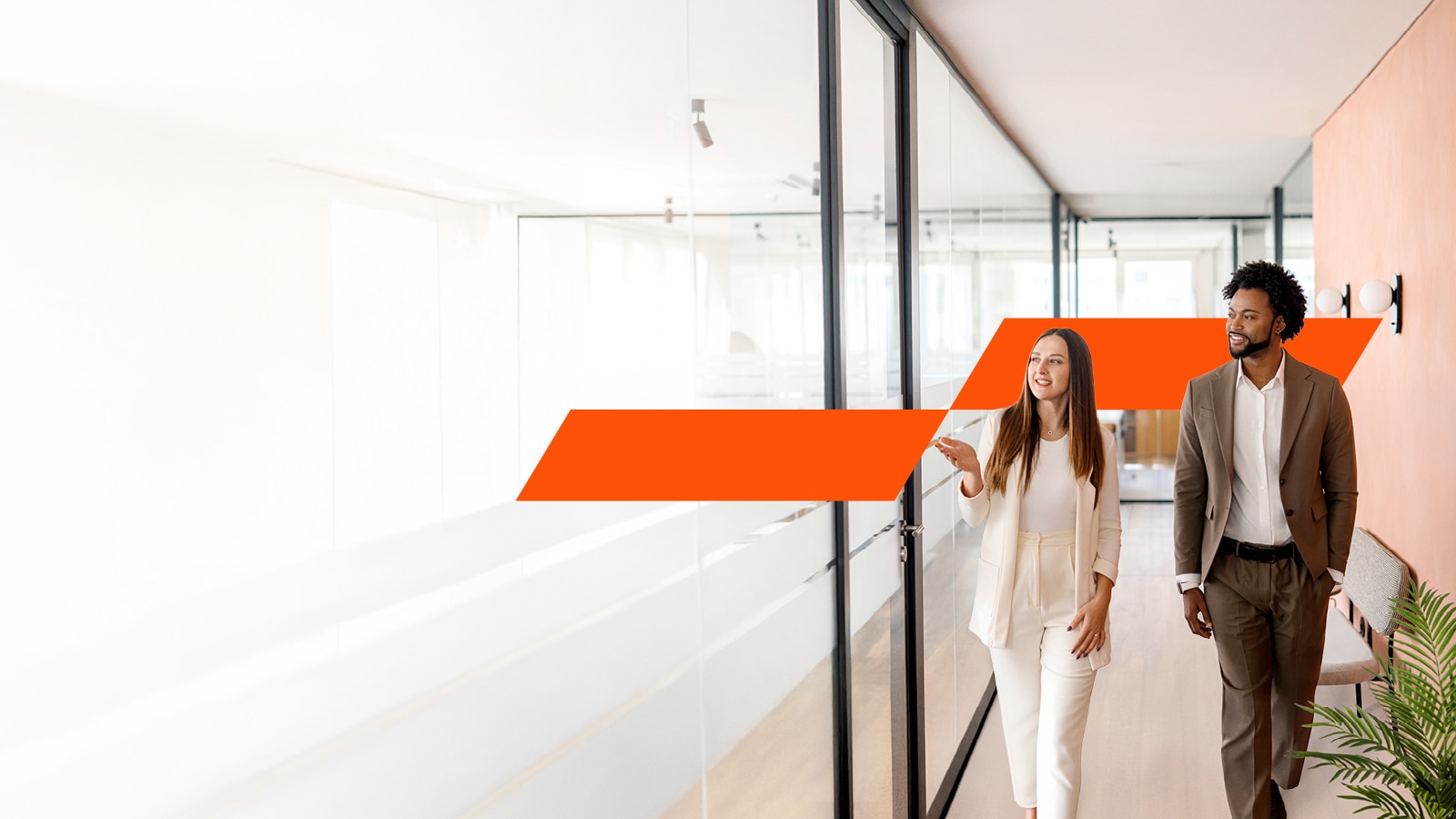 2 coworkers discussin