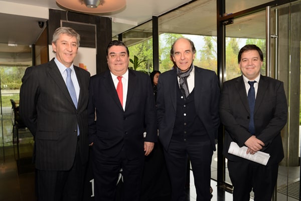 Luis Enrique Álamos, socio PwC Chile; Alberto Salas, Álvaro Fischer, integrantes del Jurado y José Tomás Santa María, subdirector PULSO LT.