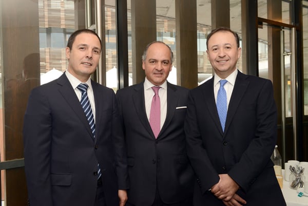 Jorge Tagle, gerente Santander Consumer; Claudio Gerdtzen; Ricardo Arraño, ambos socios PwC Chile.