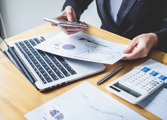 Финансовый сектор претерпевает стремительные изменения, вызванные технологическими достижениями, изменяющимися ожиданиями клиентов и эволюцией нормативной базы. Мы специализируемся на предоставлении глубоких рыночных инсайтов, чтобы помочь вашему бизнесу адаптироваться к этим изменениям и выявить скрытые возможности для роста.