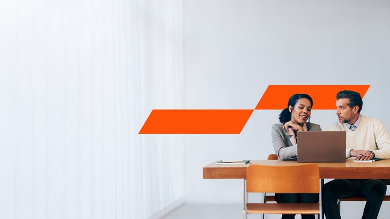 2 coworkers discussin