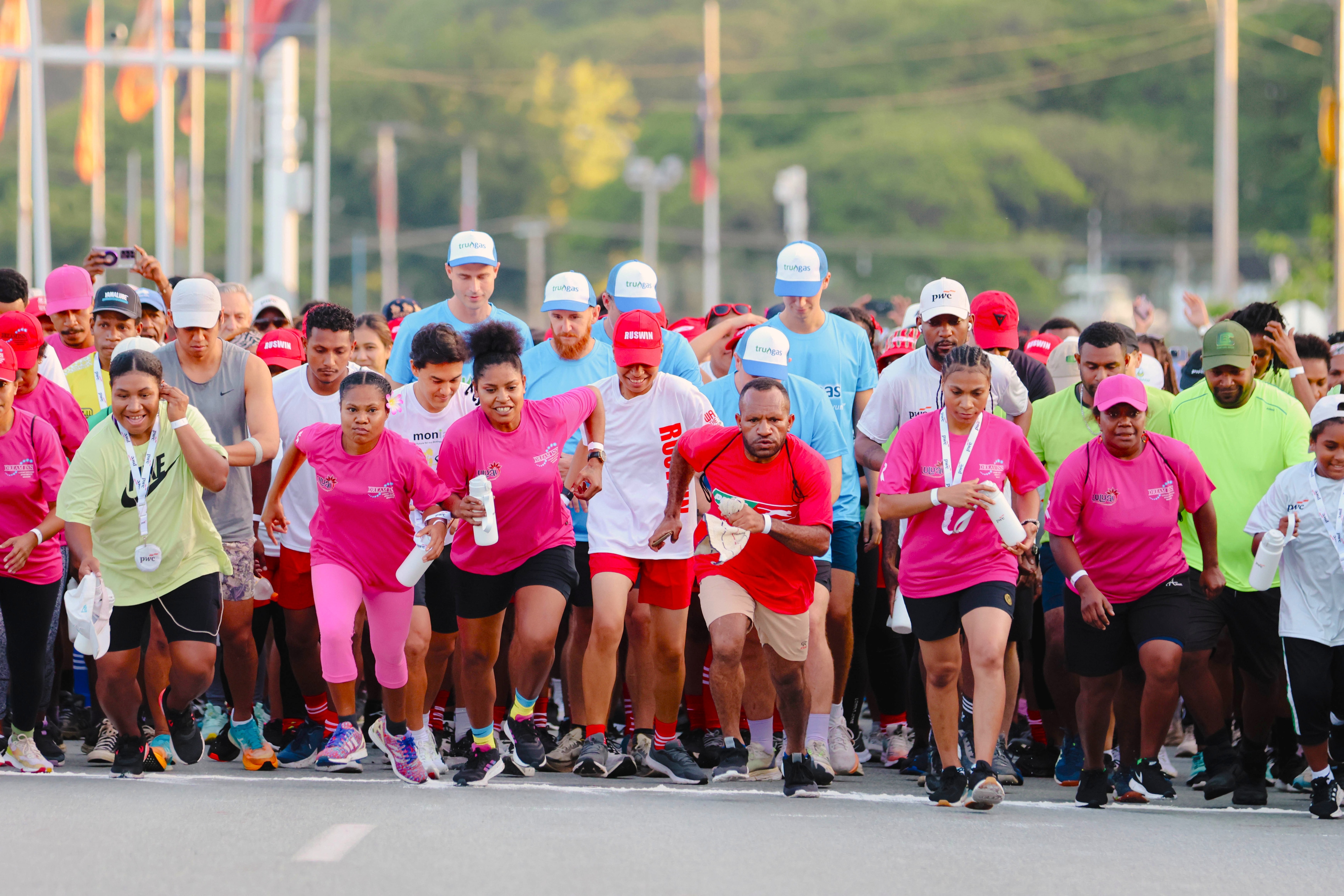 participants running in