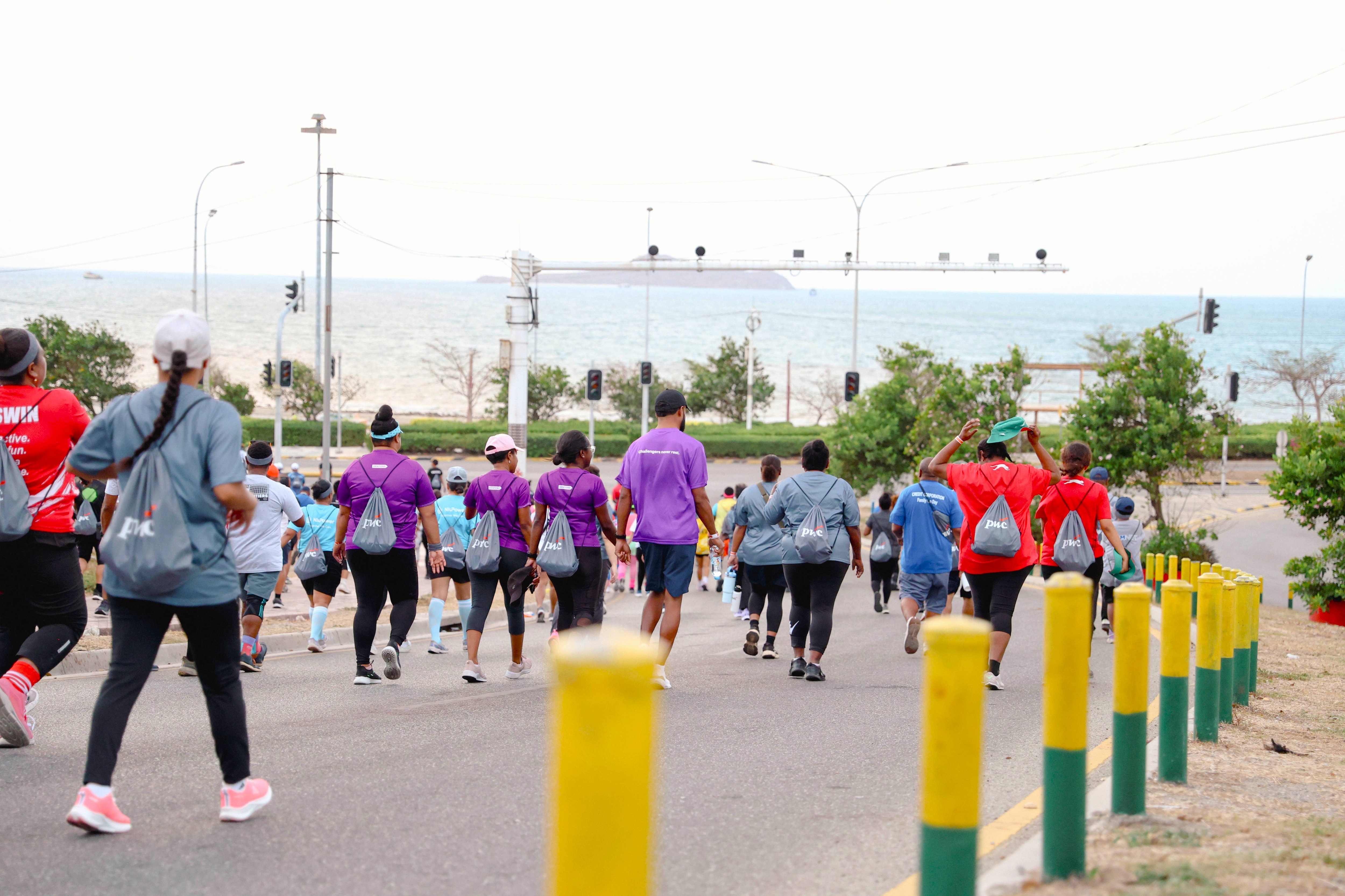 participants running in